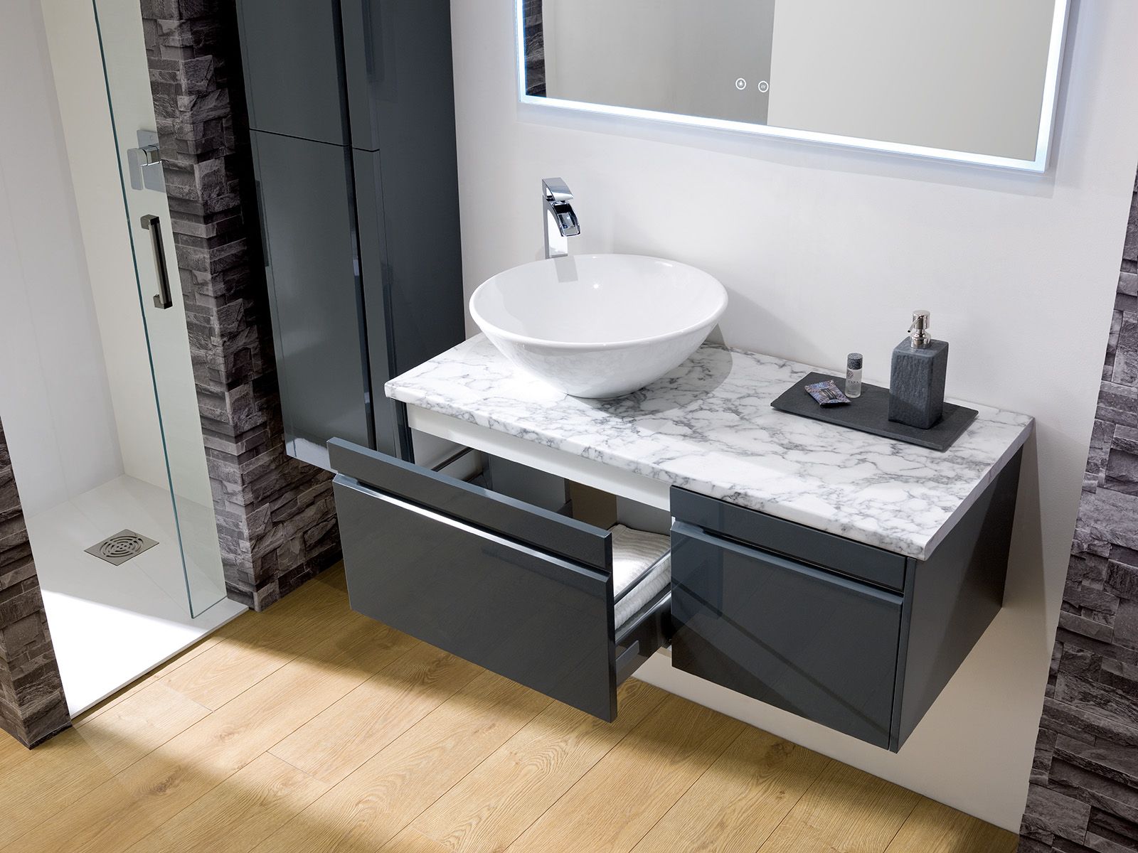 روشویی کابینتی شامل دو کشو عمیق با ریل ساچمه‌ ای